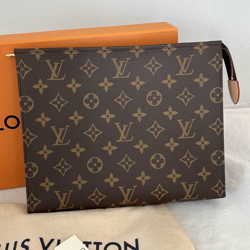Louis Vuitton Monogram Toiletry 26 - Picture 2 of 11